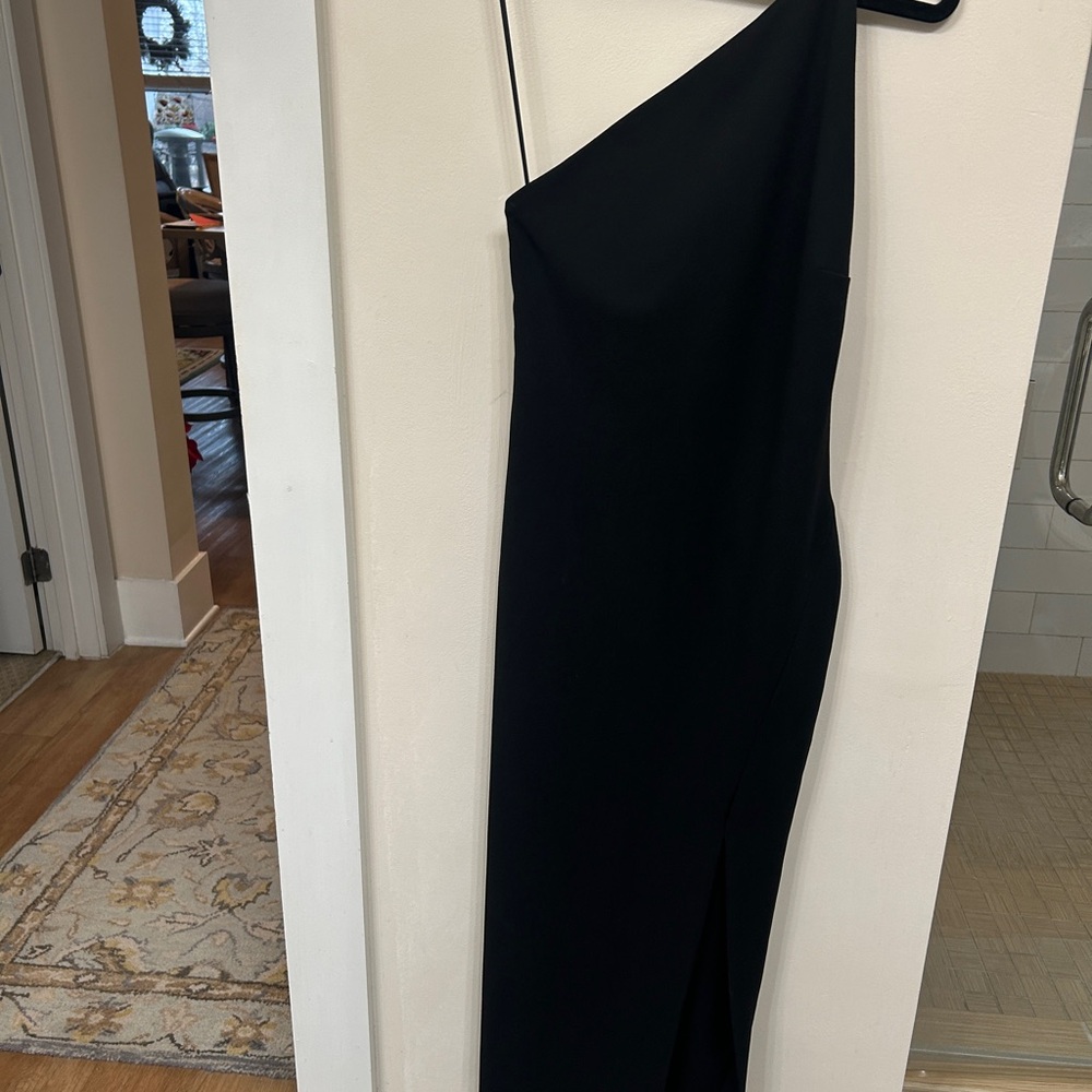 Solace London Black One-Shoulder Dress - Picture 6 of 6